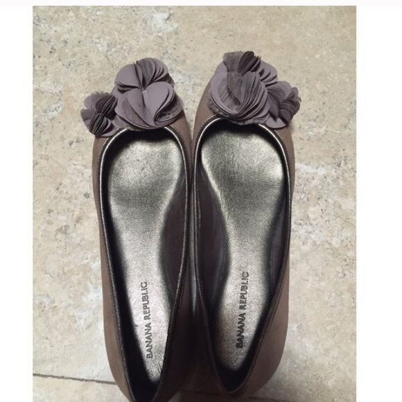 Banana republic flats