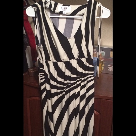 Beautiful Long Black & White Dress