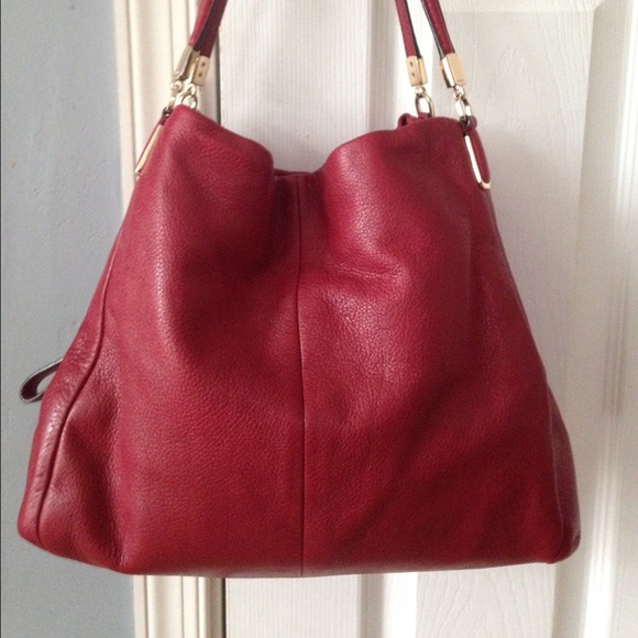 💯 Authentic COACH Pebbled Leather Handbag🎀