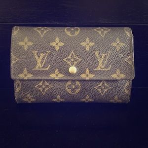 Louis Vuitton Sarah Wallet