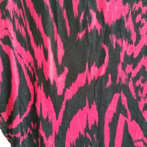 Pink Tiger Print Top - Picture 3 of 3