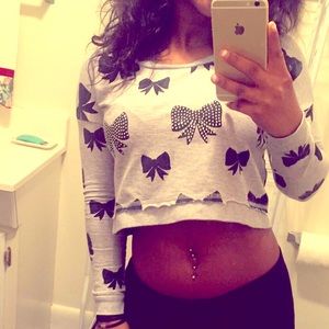 Bow, cropped long sleeve shirt