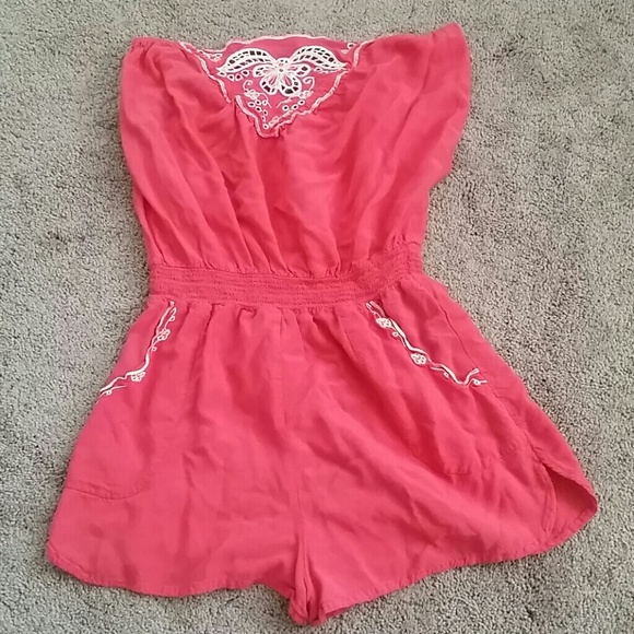 *Coral strapless ronper