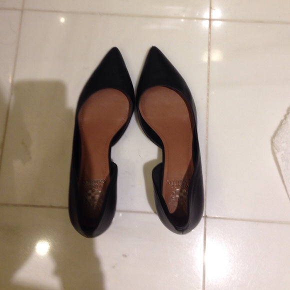 Vince Camuto Shoes - Vince Camuto black leather pumps "firm"