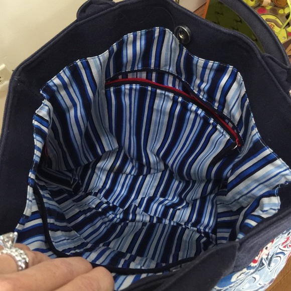 Vera Bradley Sea side tote - Picture 3 of 4