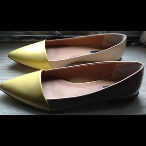 Two-tone flat shoes from Zara