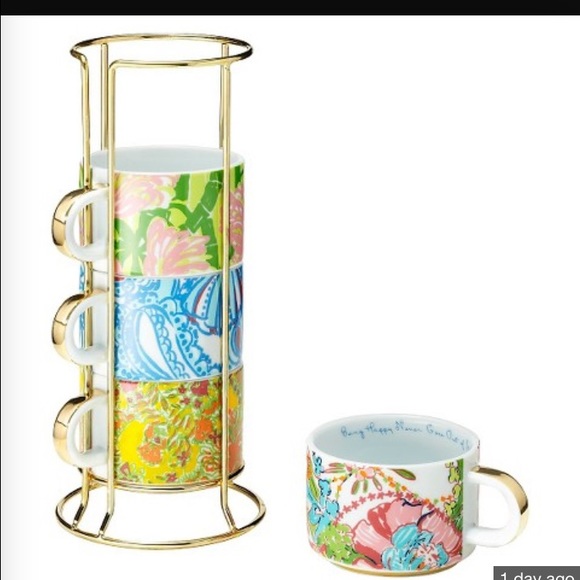 Who wants them lilly pullitzer  coffee mugs😁
