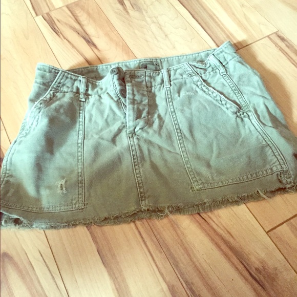 American Eagle army green skirt