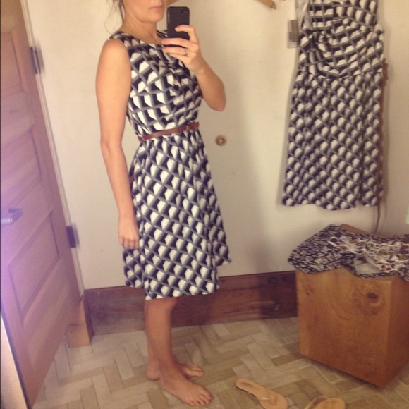 {ANTHRO} architectural shift dress - Picture 2 of 3