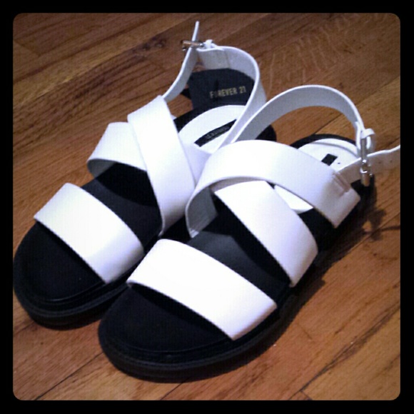 Forever 21 platform