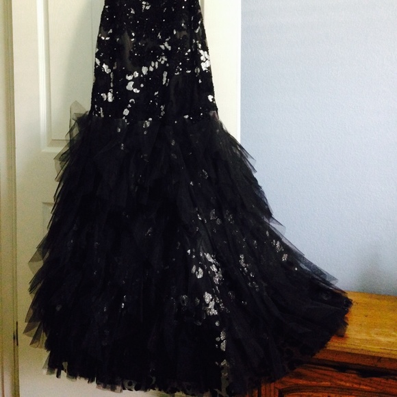 Jovanni black and silver dress - Picture 4 of 4