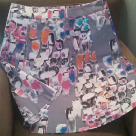 Summery mid-length skirt