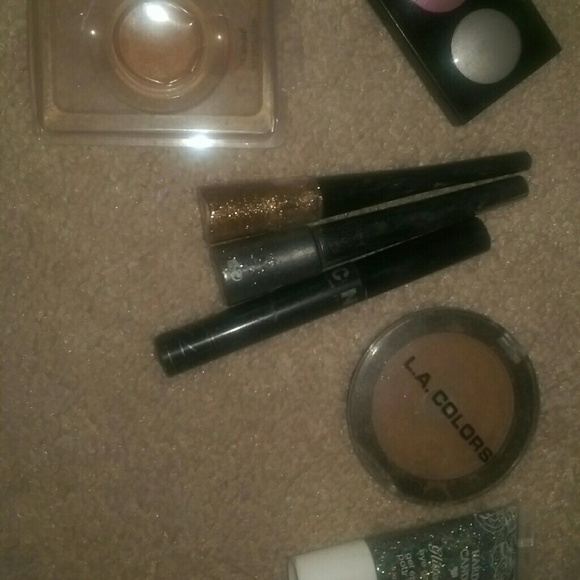 Makeup bundle - Picture 2 of 2