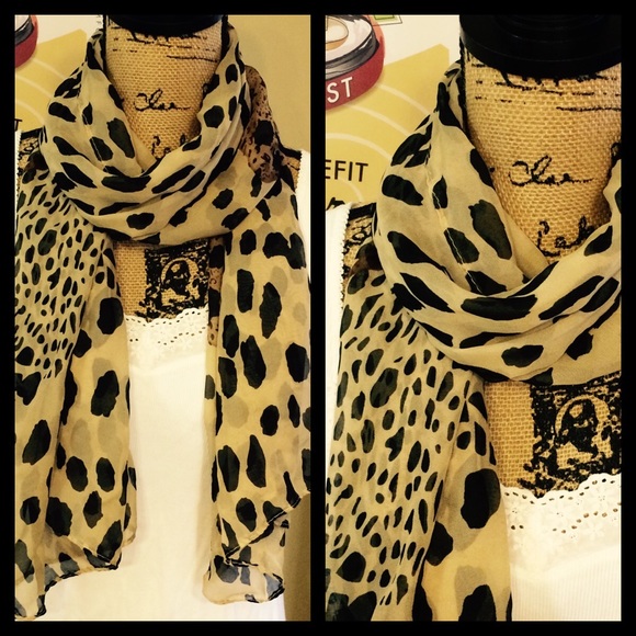LEOPARD PRINT SCARF - Picture 1 of 1
