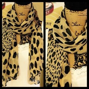 LEOPARD PRINT SCARF