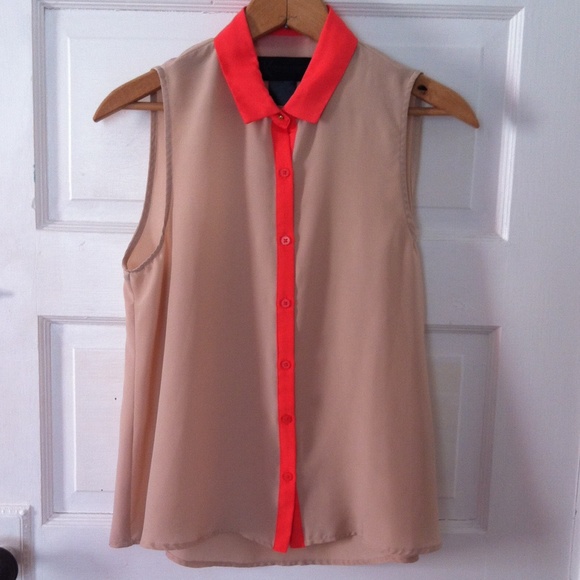 Kardashian Kollection button up top