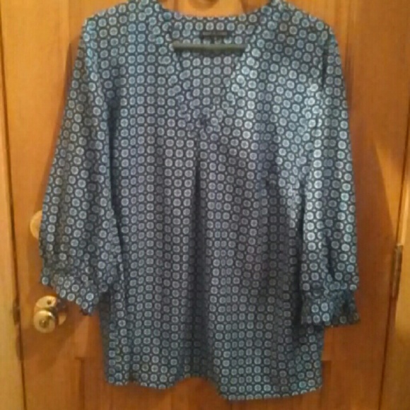 Super cute rayon top