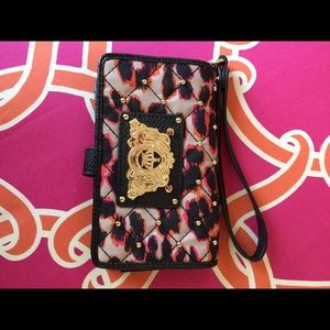 Juicy couture wristlet wallet/phone case