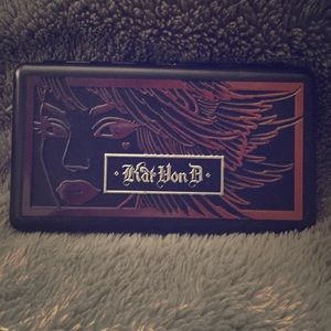 True romance "lady bird" eyeshadow palette