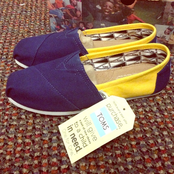 Reserved. NEW blue and yellow TOMS
