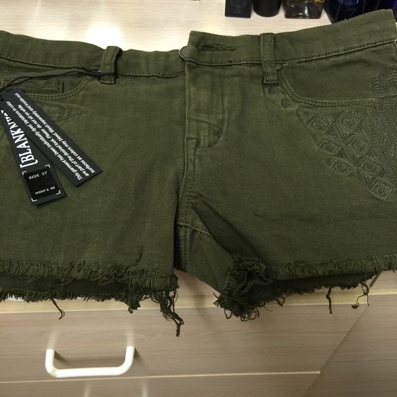 NWT! Cute BLANK10 shorts - Picture 2 of 3