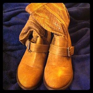 Restricted Kingdom Ankle Boots -Tan-