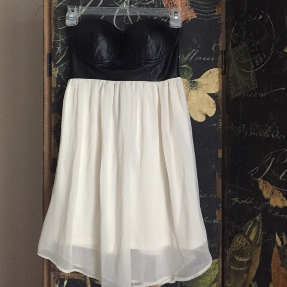Strapless dress
