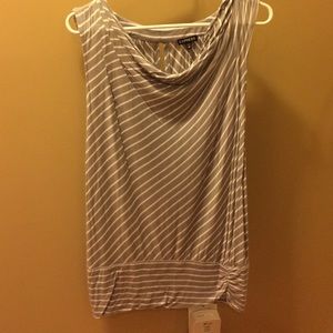 Sleeveless shirt