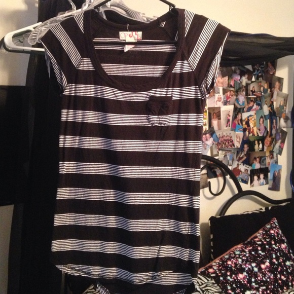 black & white striped t shirt w/ pocket