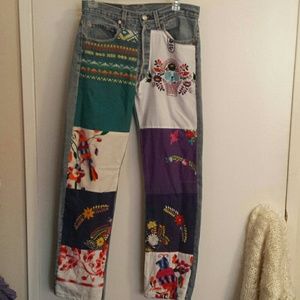 VNTG Boho Mexican Embroidered Jeans