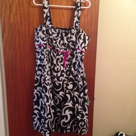 Black & white Dress