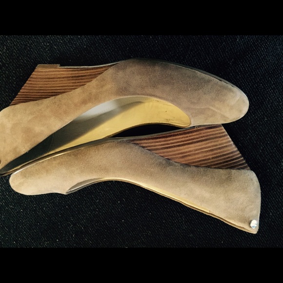 REDUCED PRICE! Calvin Klein Suede wedges - Picture 4 of 4