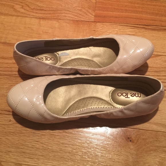 PRICE REDUCED: Me Too champagne/pink flats