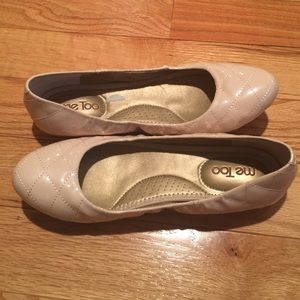 PRICE REDUCED: Me Too champagne/pink flats