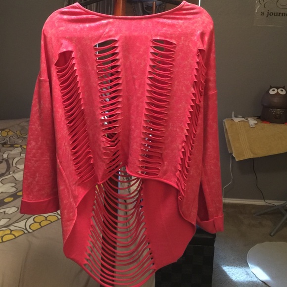 Ripped pink shirt - Picture 1 of 2