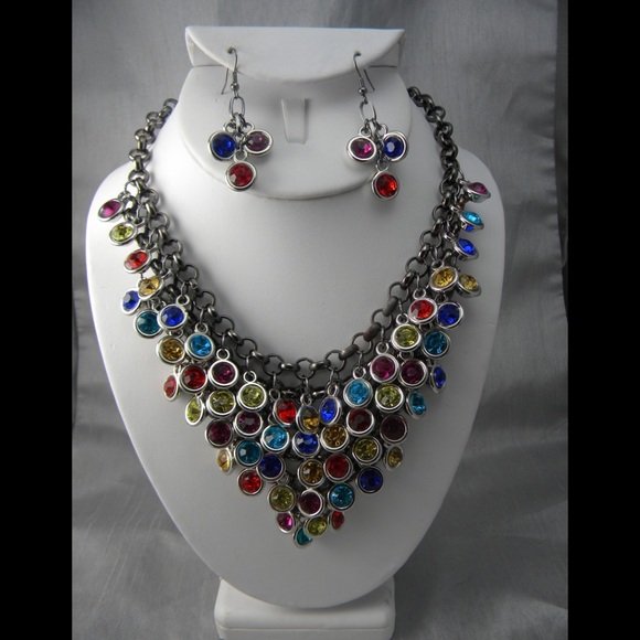 Multi-colored drop necklace