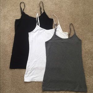 3 plain undershirts