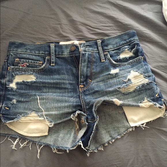 ‼️SWAPPED‼️Destroyed dark wash shorts