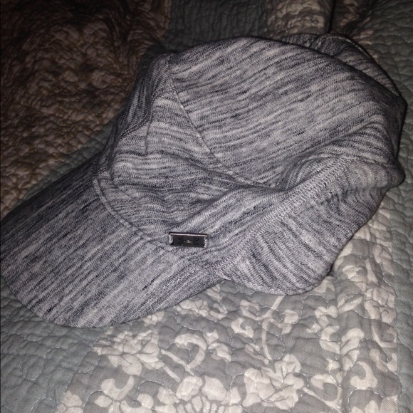 UNDER ARMOUR RUNNING HAT