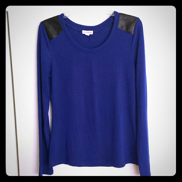 🔺🔺SOLD🔺🔺🎁 Free w/ Purchase - Royal Blue Top