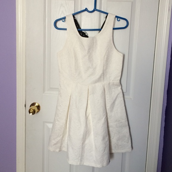 🎉SALE Beautiful white dress
