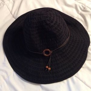 Black floppy hat