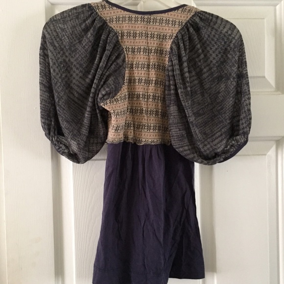 💕Reduced💕 Language Knit Top - Picture 3 of 3