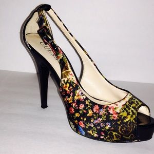 Guess BLACK PATENT LEATHER stiletto heels CANVAS