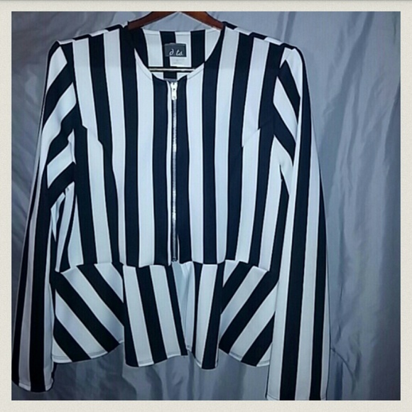 Black & white Zip up Peplum jacket