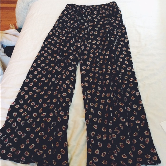 Bell bottom flower printed pants