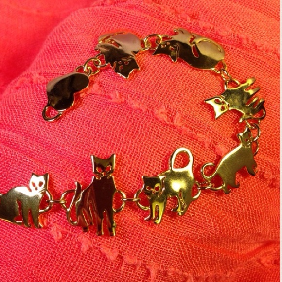 Quality Gold cat bracelet