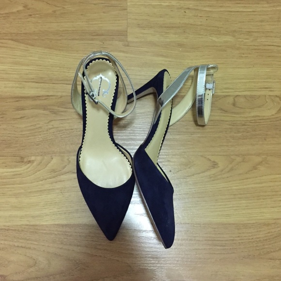 Must go today!! Brand New Navy/Silver Slingbacks - Picture 3 of 4