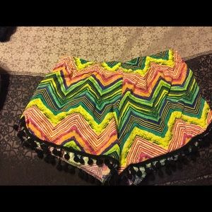 Pom pom trimmed shorts