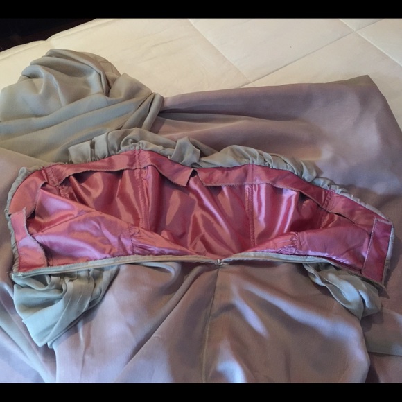 ✨HP✨Plus size prom dress. FREE GIFT WITH PURCHASE - Picture 3 of 4